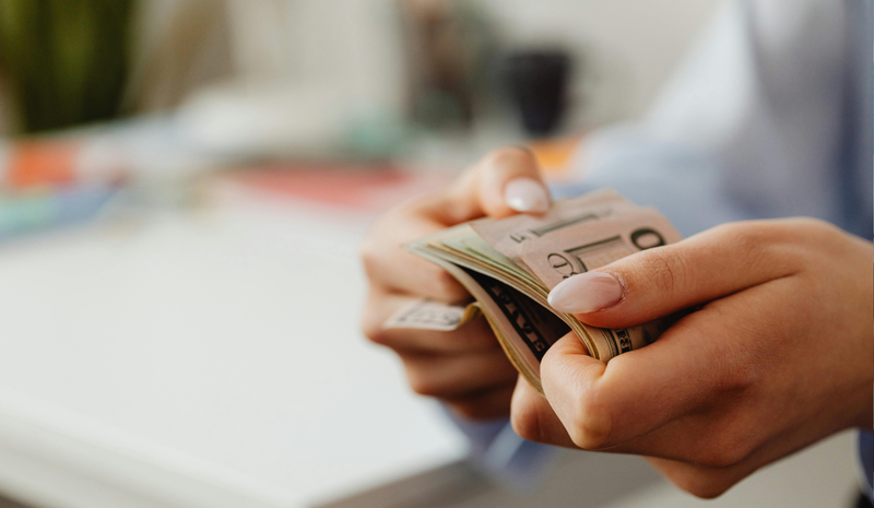 Mažos sumos – įspūdingi rezultatai: kodėl verta pradėti investuoti dar studijų metais?